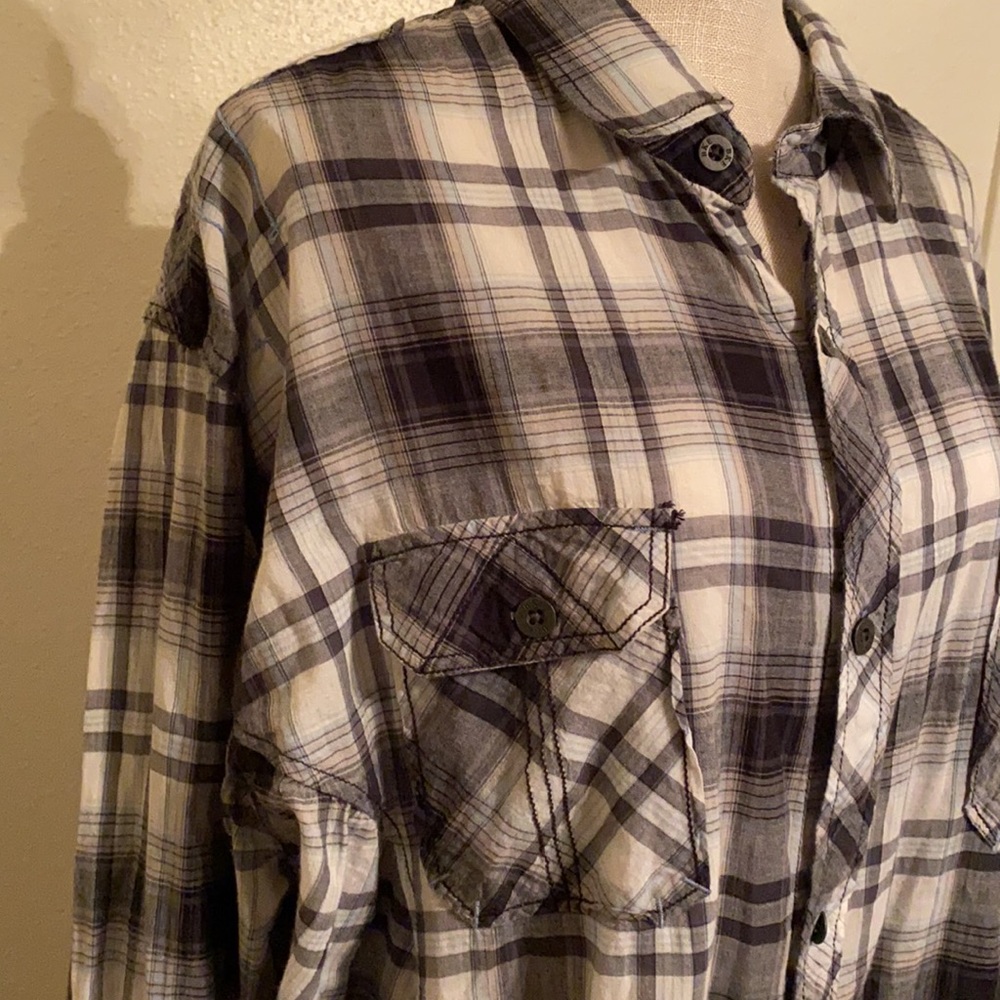 Like NEW Multicolored lightweight long sleeve